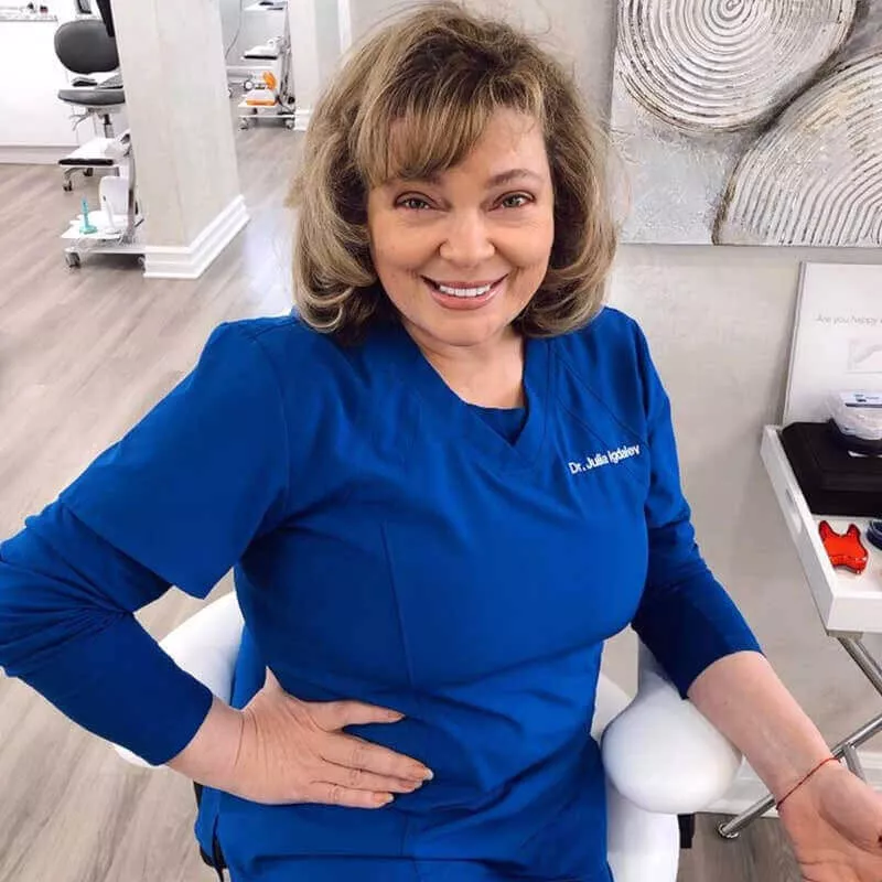 Dr. Julia Igdalev 